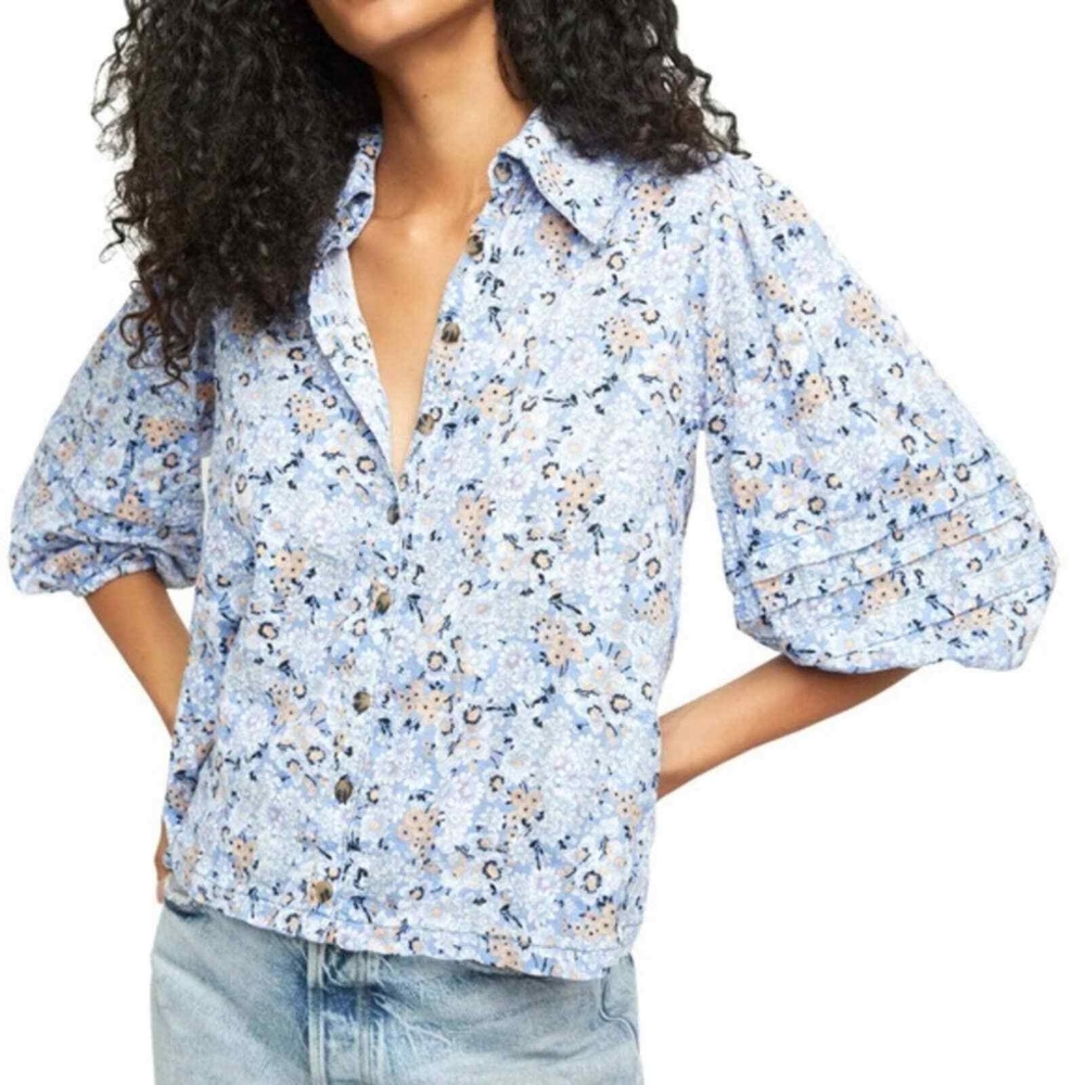 Free People - Happy Days Blouse blue floral print puff sleeve - Size M
